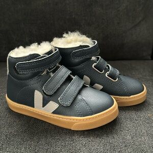 Brand new Veja shearling lined sneaker boots European size 26